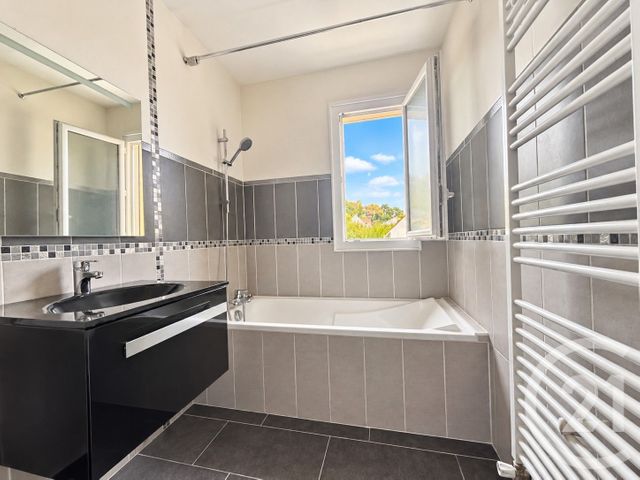 Appartement F4 à vendre - 4 pièces - 82.76 m2 - LINAS - 91 - ILE-DE-FRANCE - Century 21 Ld Immobilier